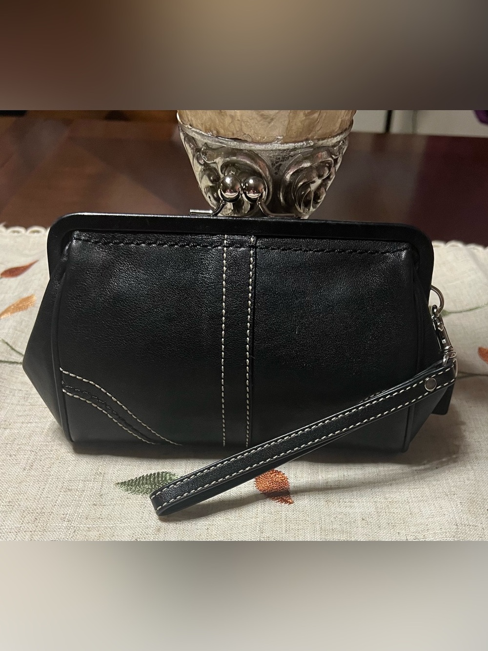 Vintage Coach Soho Kisslock Black Leather Wristlet with White Contrast Stitching